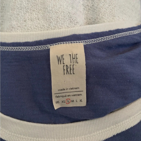 We the Free white and blue top with fun sleeves size small - Picture 3 of 5
